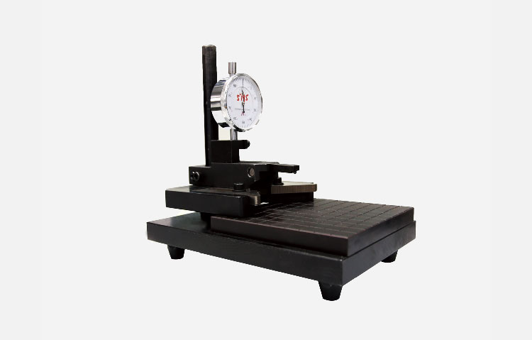 Height / thickness measuring gauge
